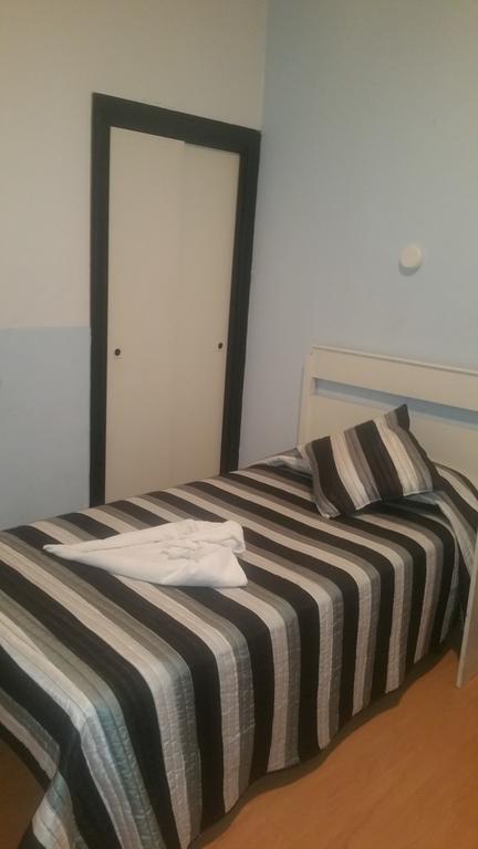 Hostal Lima Вальядолид Экстерьер фото